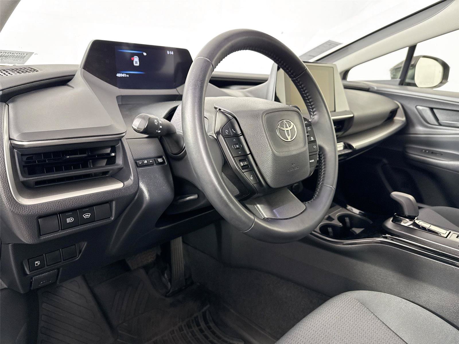 Certified 2023 Toyota Prius LE FWD image 4