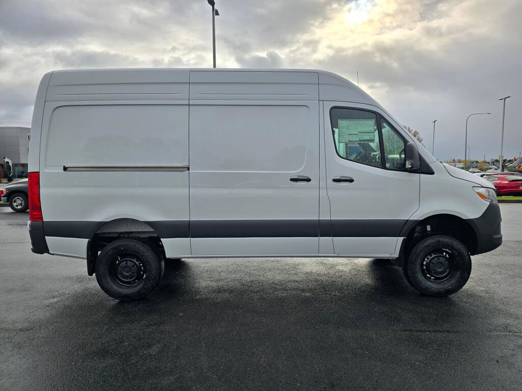 New 2026 Mercedes-Benz Sprinter 144 Cargo image 7