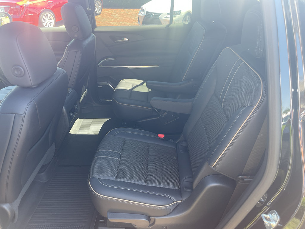 Used 2025 Chevrolet Traverse High Country w/ LPO, Floor Liner Package AWD/4WD image 34