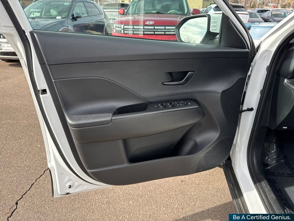 Certified 2024 Hyundai Kona SE image 28