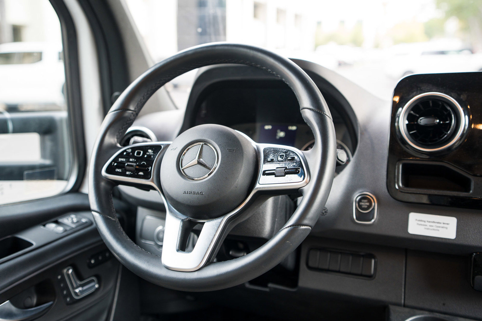 Used 2023 Mercedes-Benz Sprinter 4500 image 32