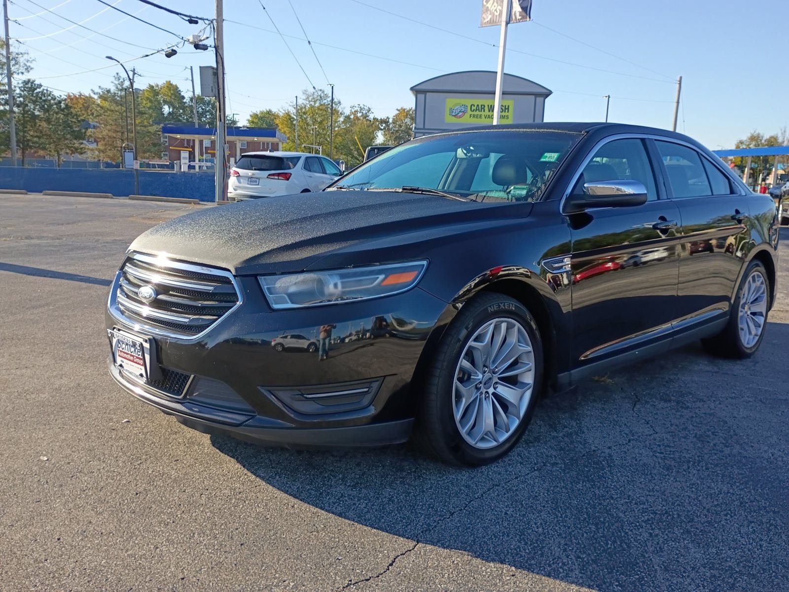 Used 2016 Ford Taurus Limited FWD image 1