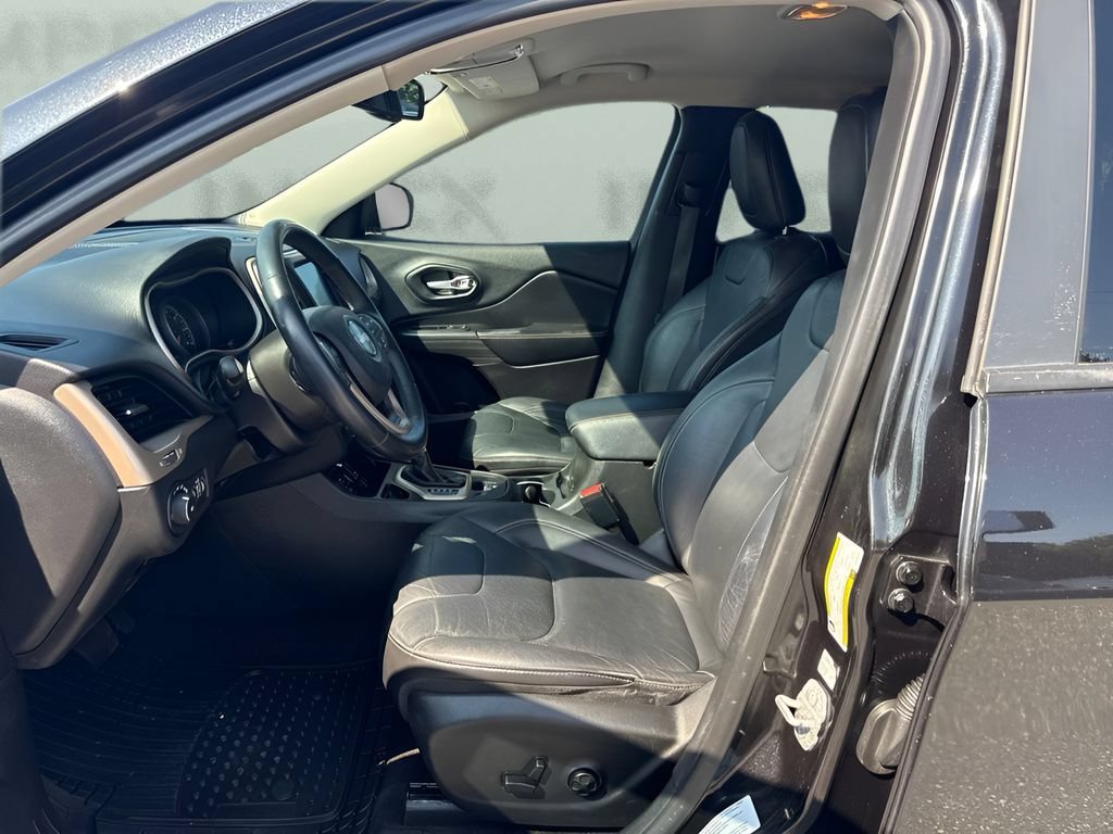 Used 2015 Jeep Cherokee Limited w/ Technology Group FWD image 9