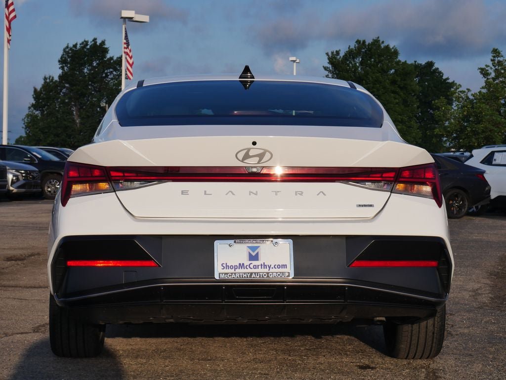 Used 2025 Hyundai Elantra Limited FWD image 17