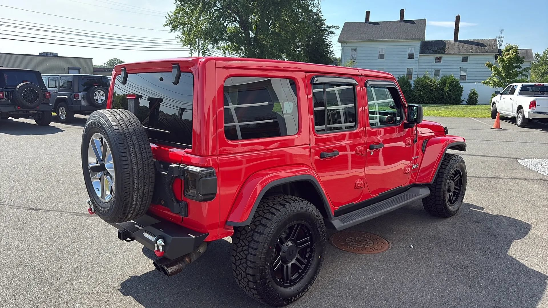 Used 2021 Jeep Wrangler Unlimited Sahara w/ Uconnect 4C Nav & Sound Group AWD/4WD image 5