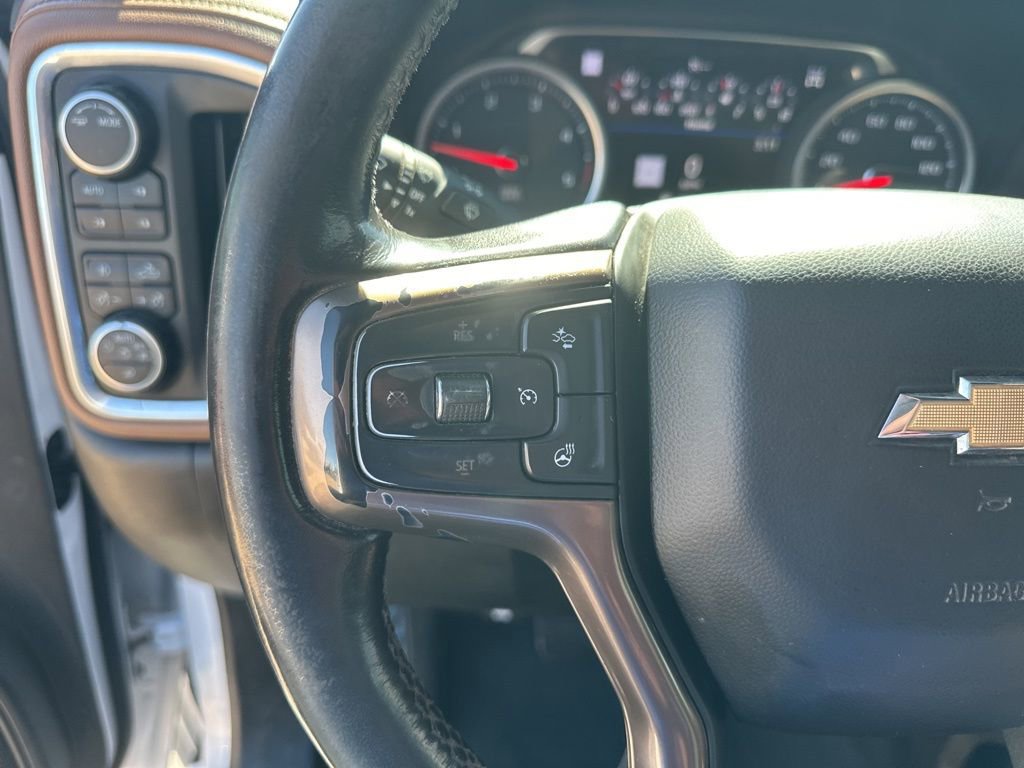 Used 2022 Chevrolet Silverado 3500 High Country w/ Technology Package image 9