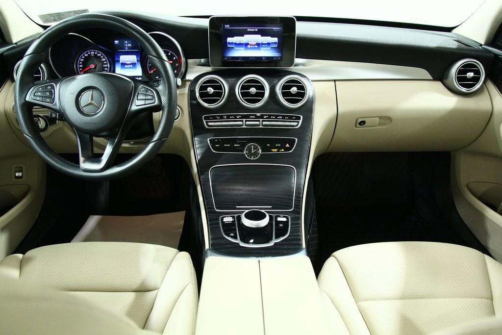 Used 2017 Mercedes-Benz C 300 4MATIC Sedan image 5