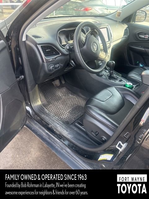 Used 2022 Jeep Cherokee Trailhawk w/ Comfort/Convenience Group image 3