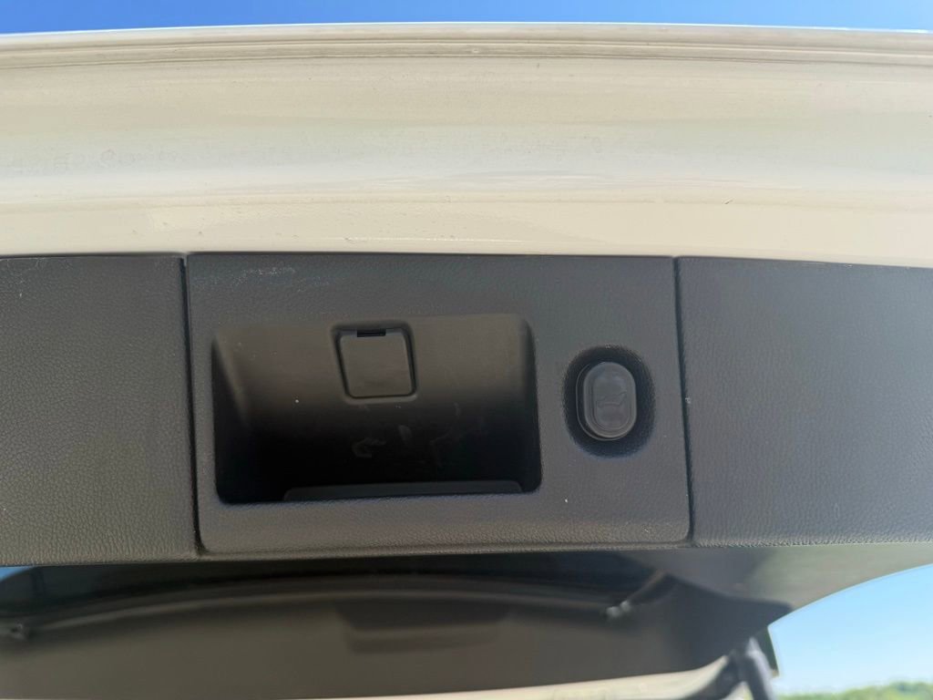 Used 2016 GMC Yukon Denali w/ Open Road Package image 7