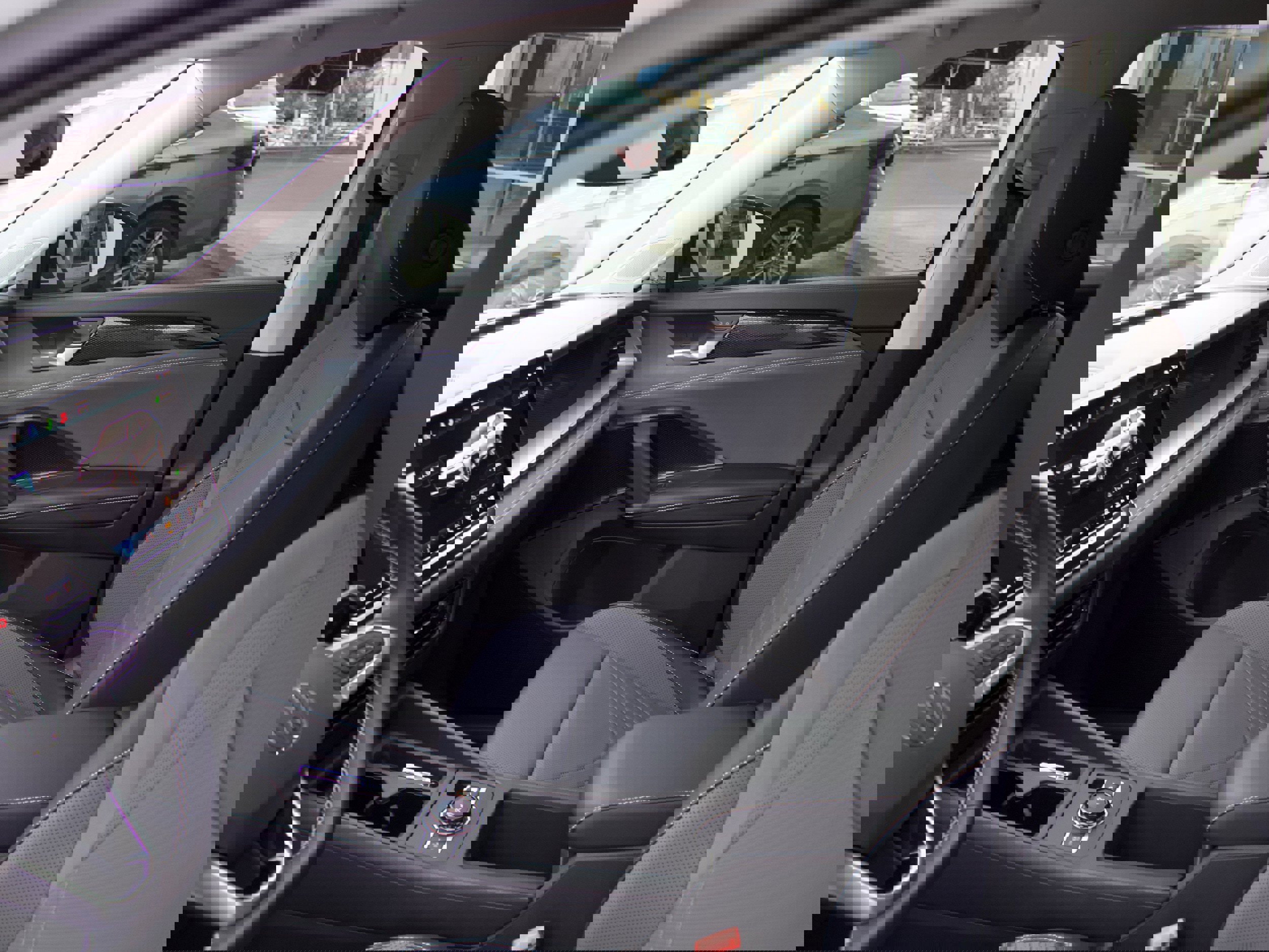 New 2025 Volkswagen Tiguan SE image 11