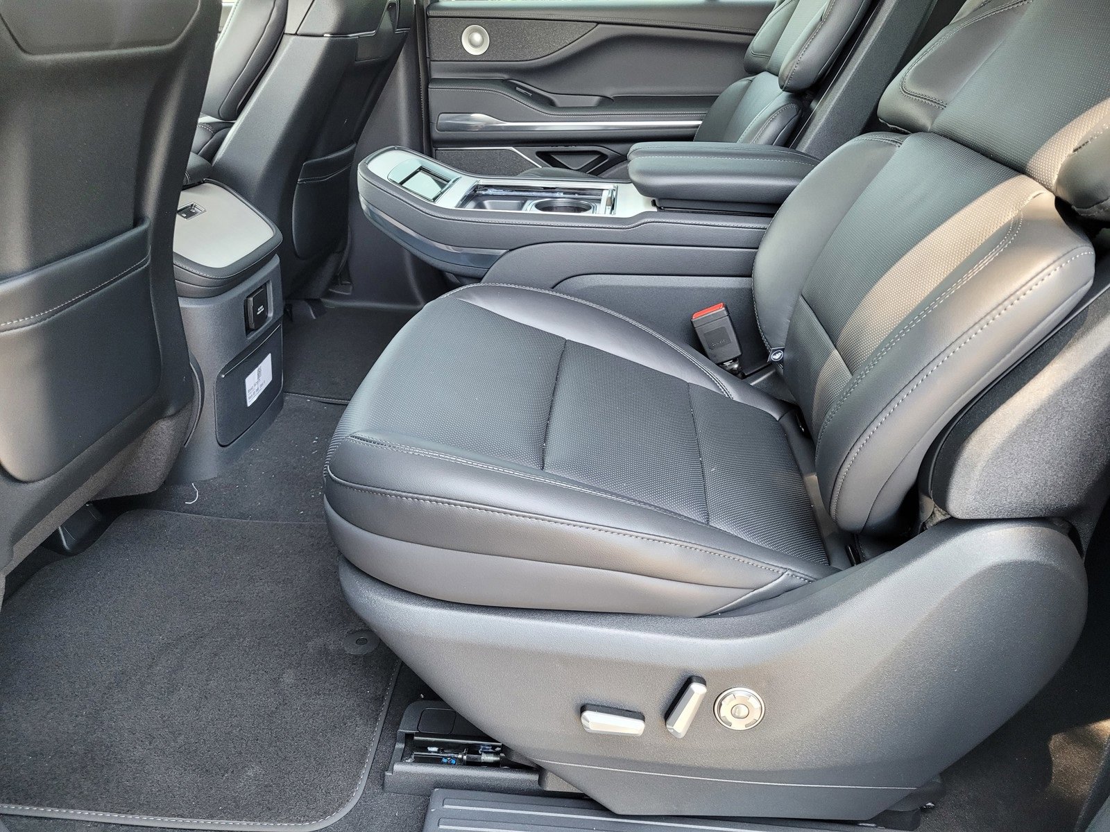 New 2025 Lincoln Navigator L Reserve image 7