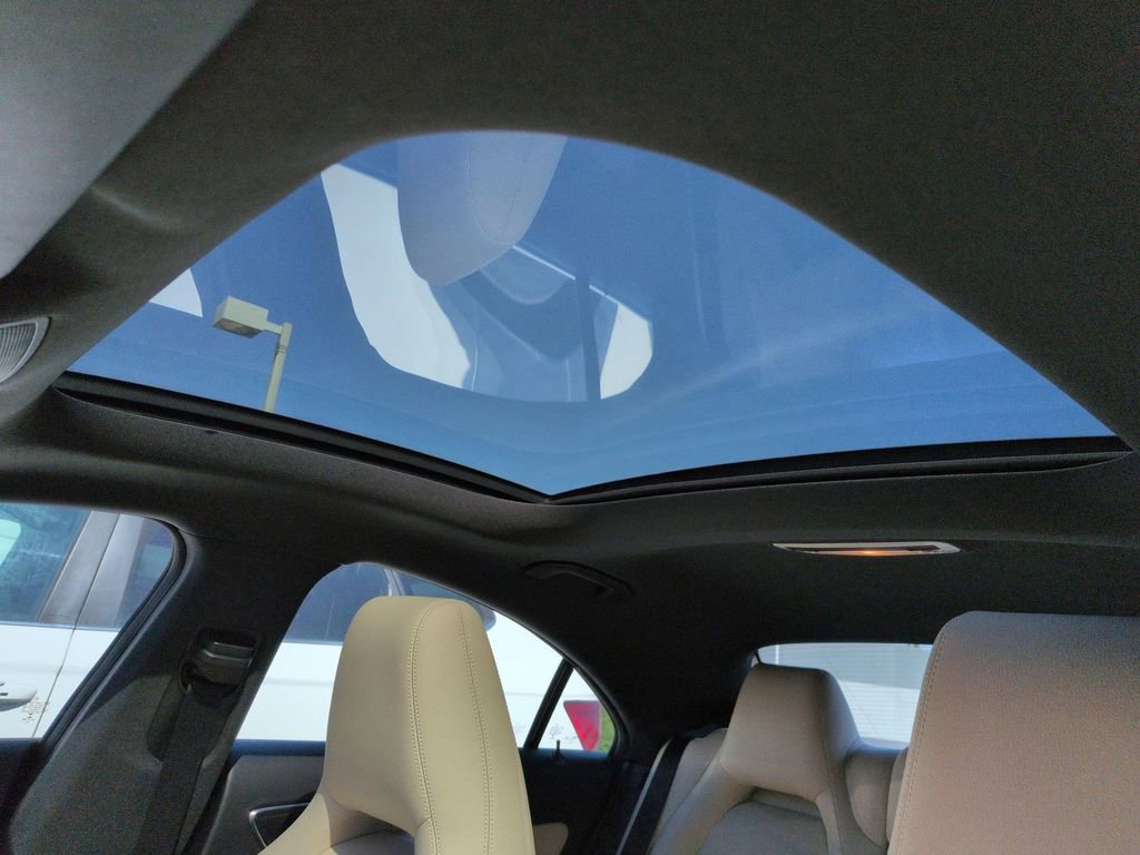 Used 2019 Mercedes-Benz CLA 250 4MATIC image 15