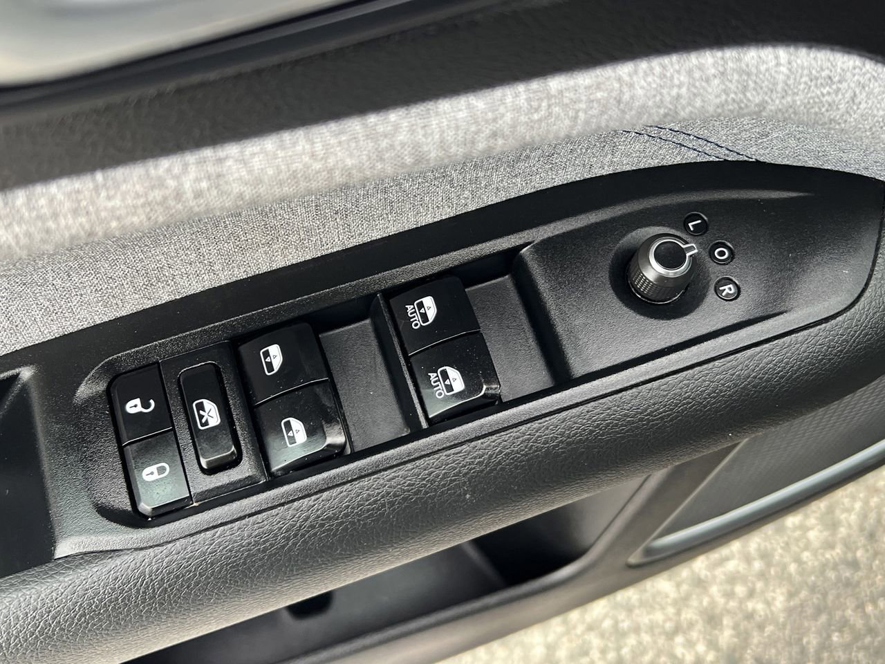 Used 2024 Jeep Compass Latitude image 17