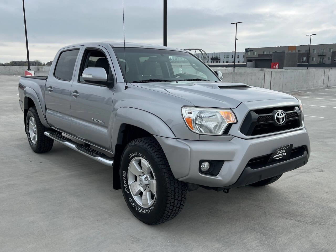Used 2014 Toyota Tacoma 4x4 Double Cab w/ TRD Sport Package image 4
