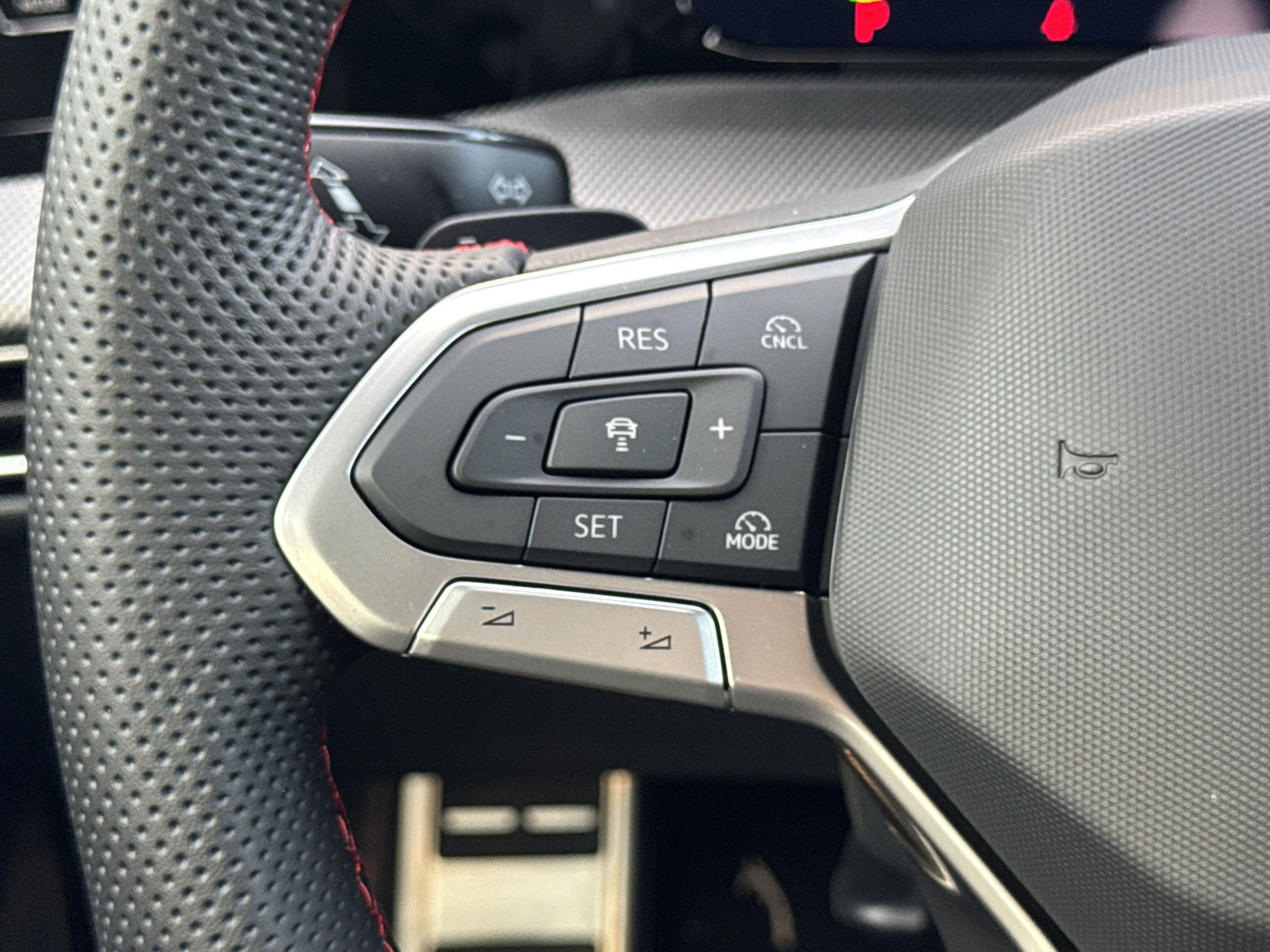 New 2026 Volkswagen Golf SE FWD image 19