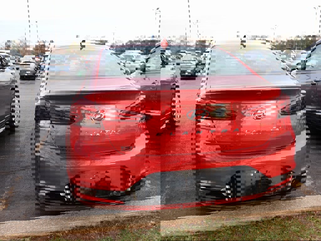 Used 2020 Hyundai Elantra SEL image 16