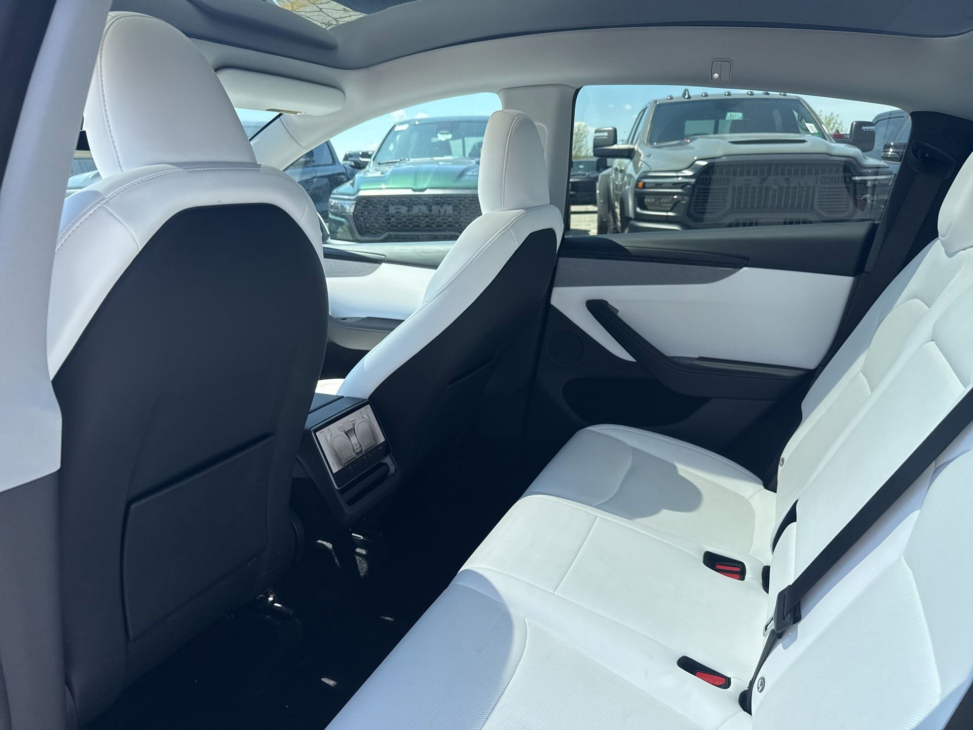 Used 2026 Tesla Model Y AWD image 11