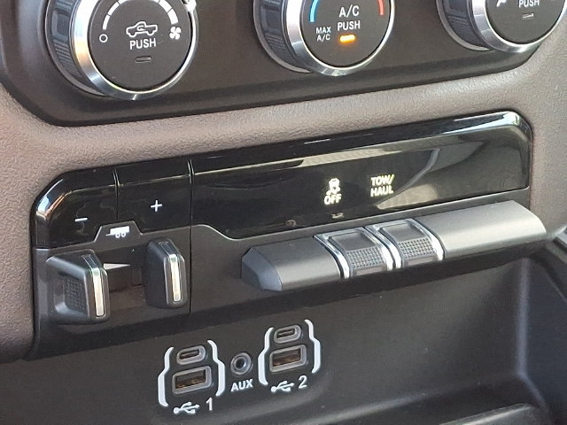Used 2020 RAM 1500 Big Horn AWD/4WD image 16