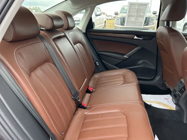 Used 2020 Volkswagen Passat 2.0T SEL image 32