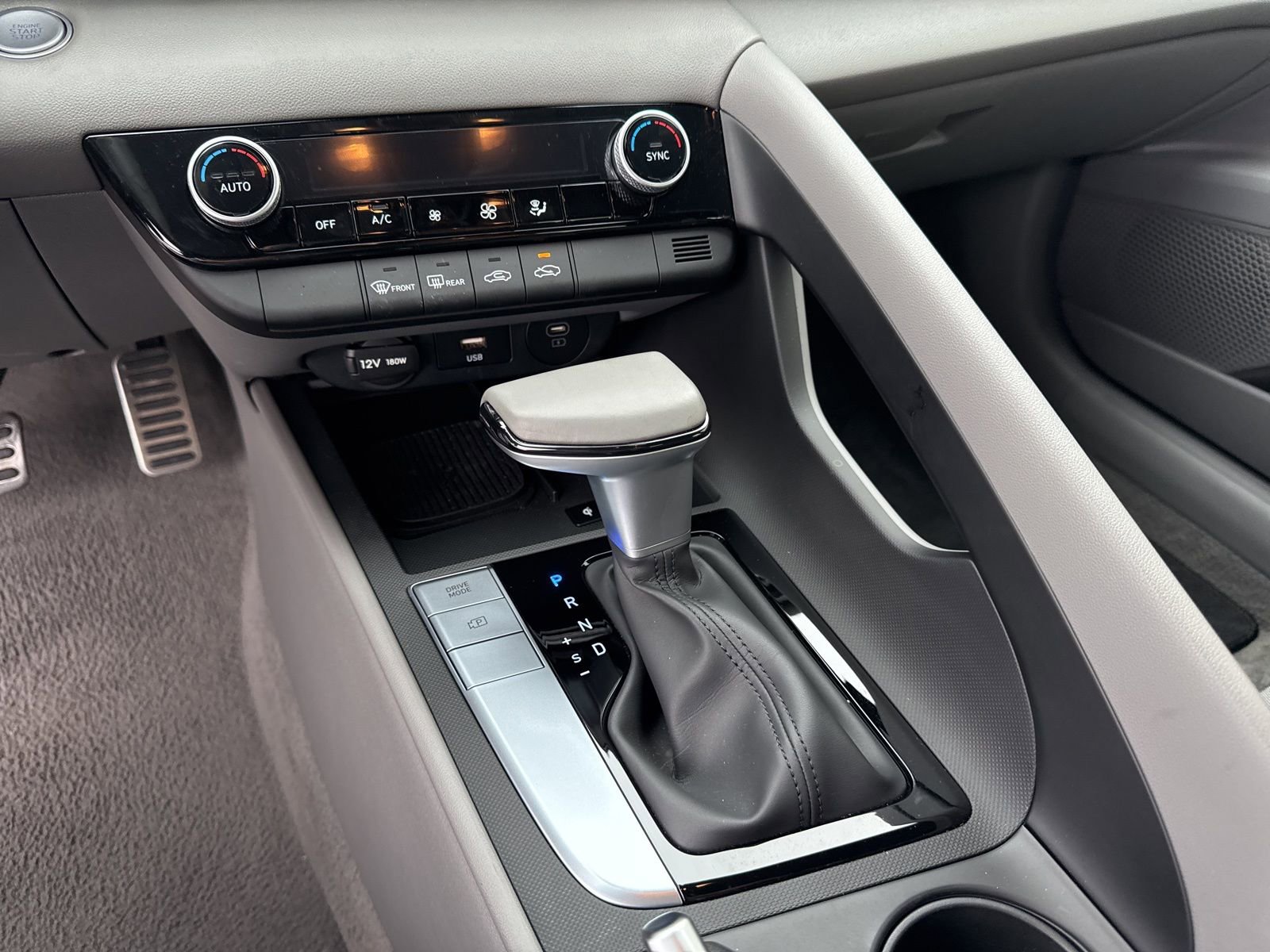 Certified 2025 Hyundai Elantra Sport image 22