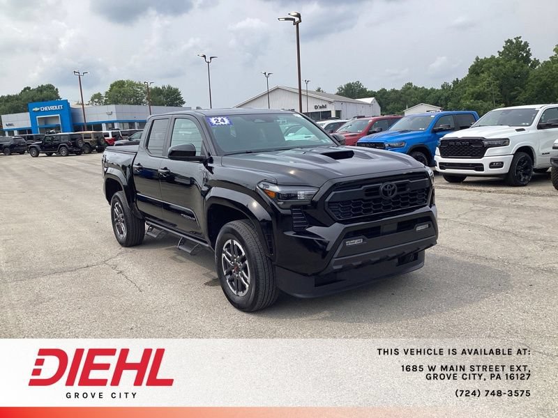 Used 2024 Toyota Tacoma TRD Sport AWD/4WD image 1