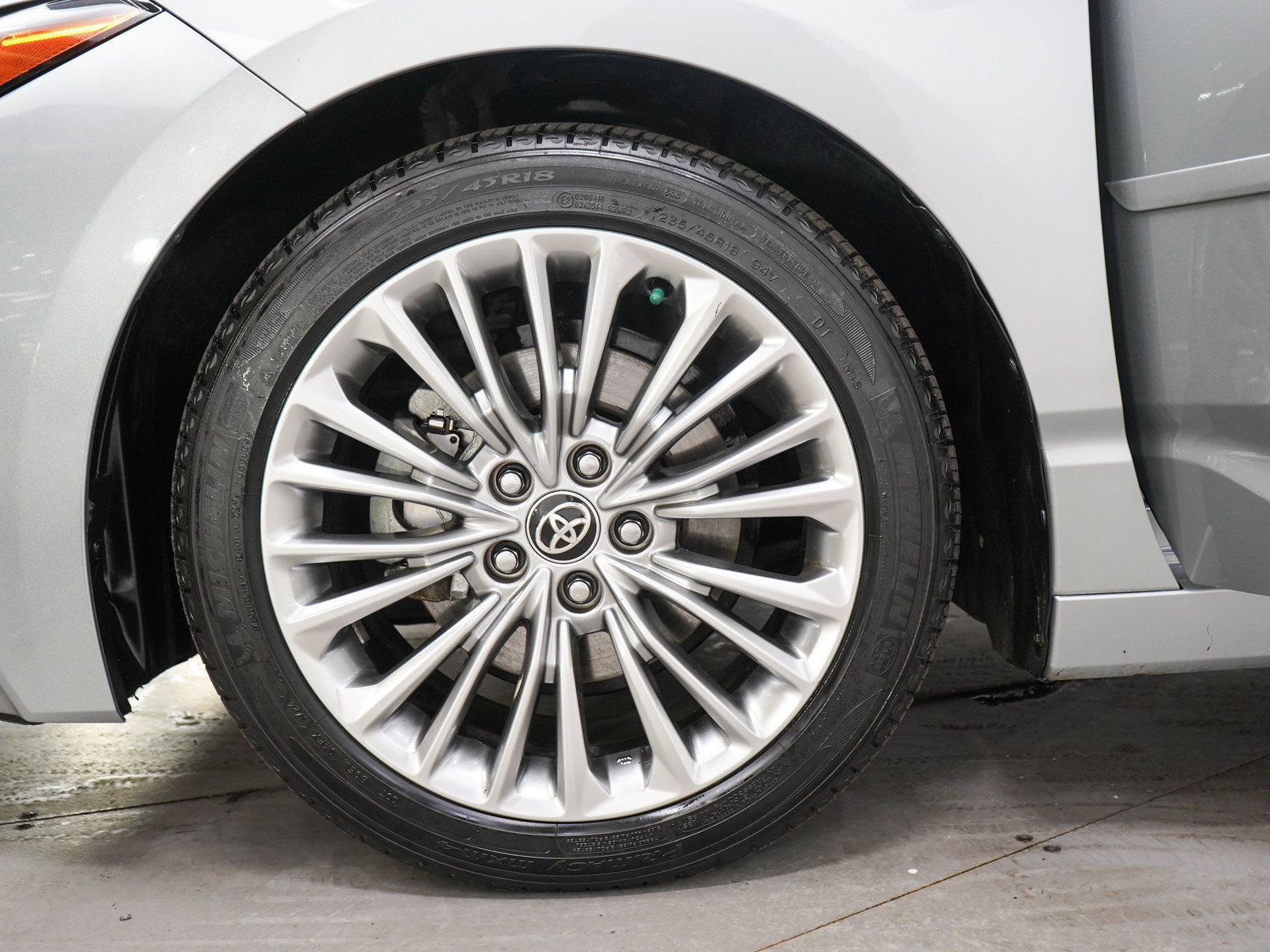 Used 2021 Toyota Avalon Limited w/ Advanced Safety Package FWD image 29