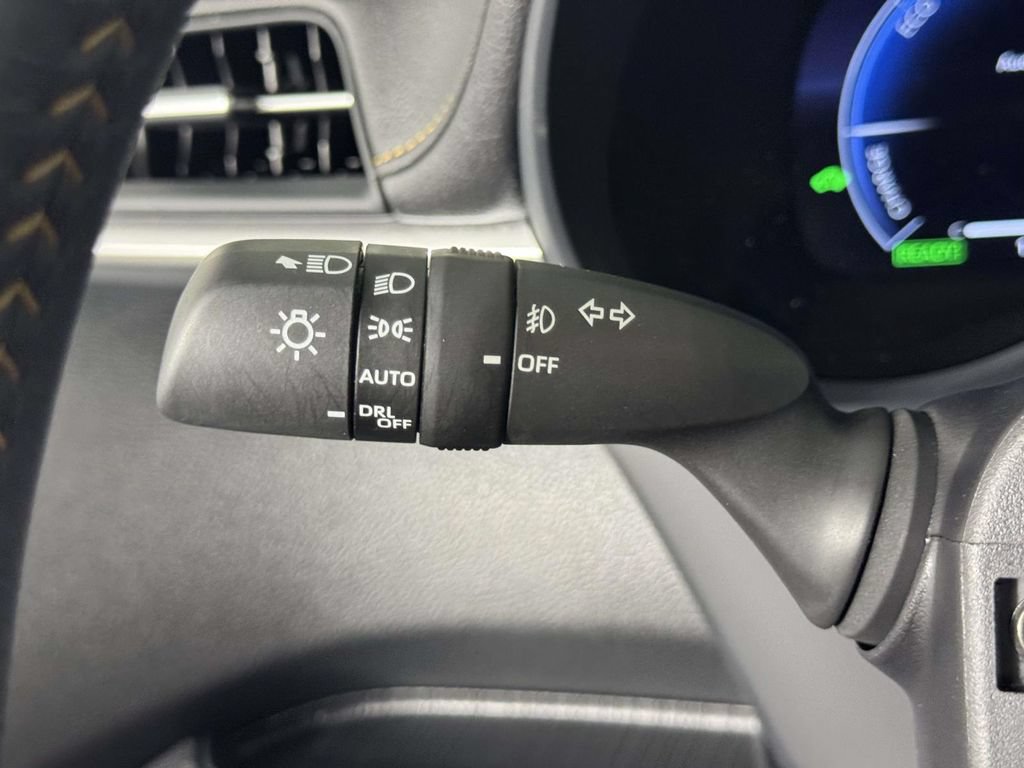 Used 2025 Toyota Sienna XLE Woodland Edition AWD/4WD image 21