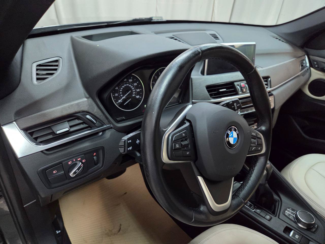 Used 2018 BMW X1 xDrive28i AWD/4WD image 17
