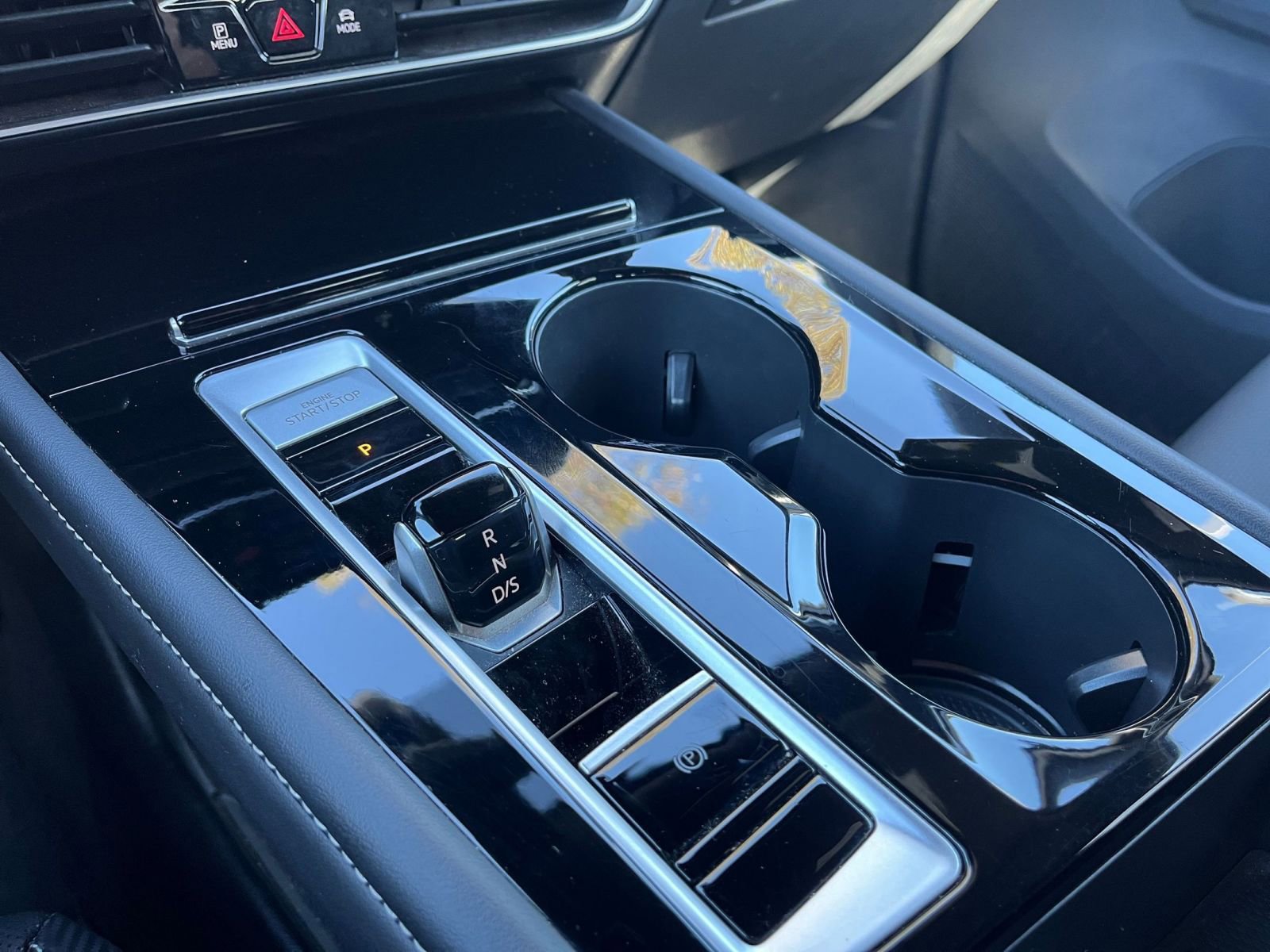 Used 2025 Volkswagen Atlas Cross Sport SE image 41