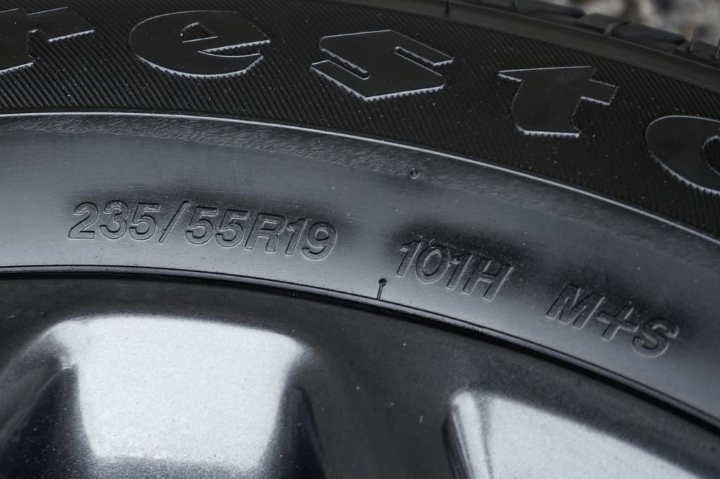 Used 2019 Chrysler 300 S image 39