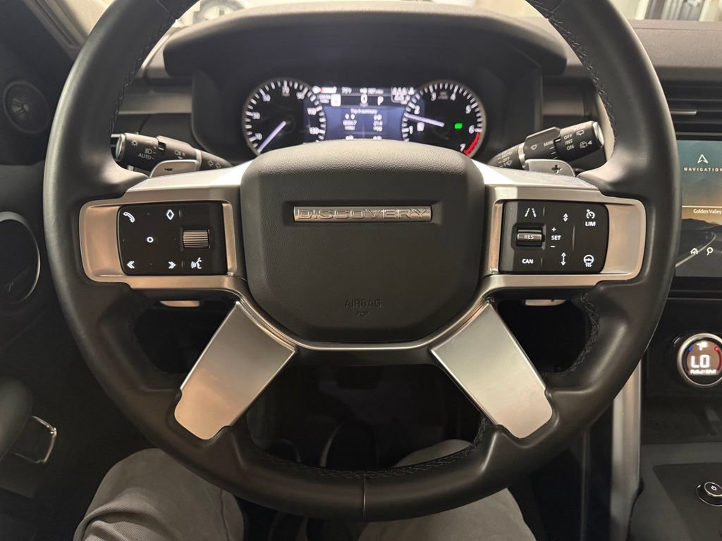 Used 2023 Land Rover Discovery S AWD/4WD image 11