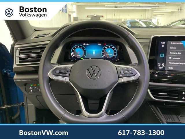 Used 2025 Volkswagen Atlas Cross Sport SE w/ Panoramic Sunroof Package image 15