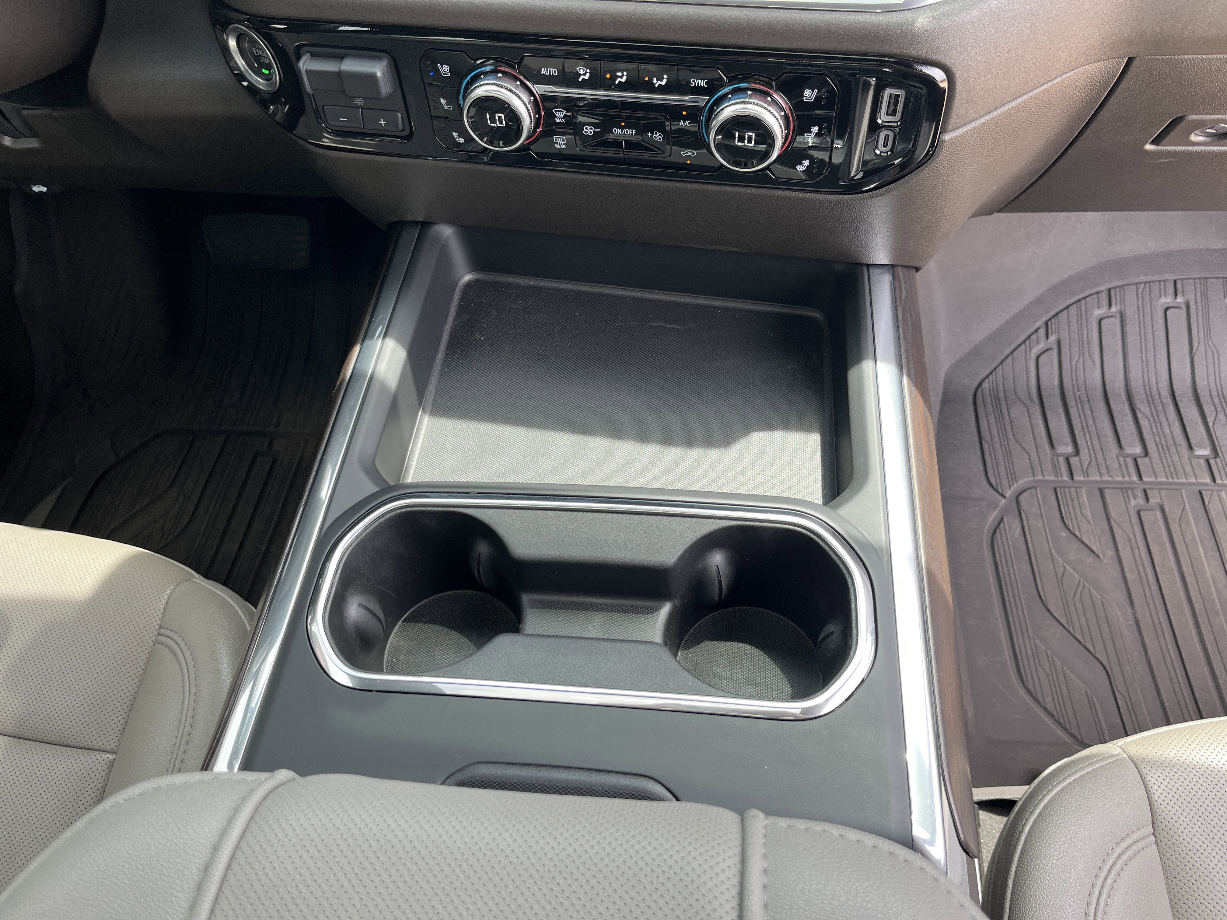Used 2024 GMC Sierra 2500 SLT w/ SLT Premium Package image 19
