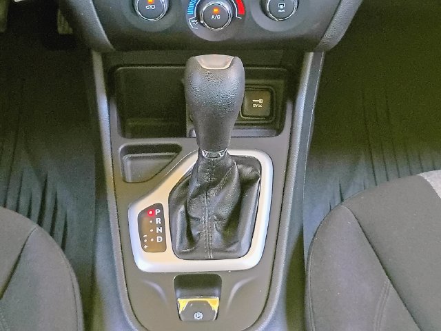 Used 2014 Jeep Cherokee Sport FWD image 37