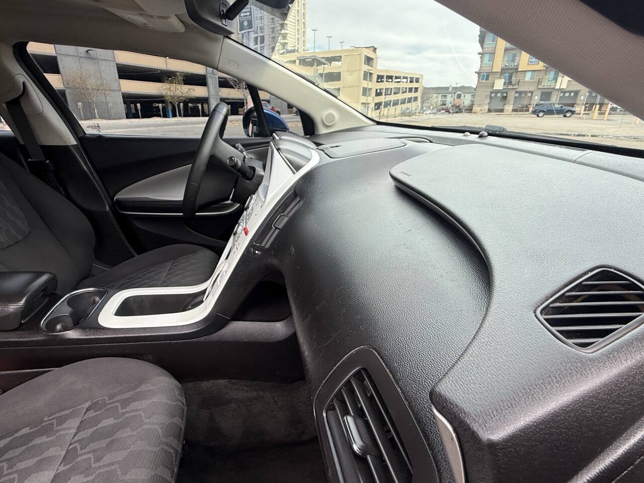 Used 2013 Chevrolet Volt FWD image 21