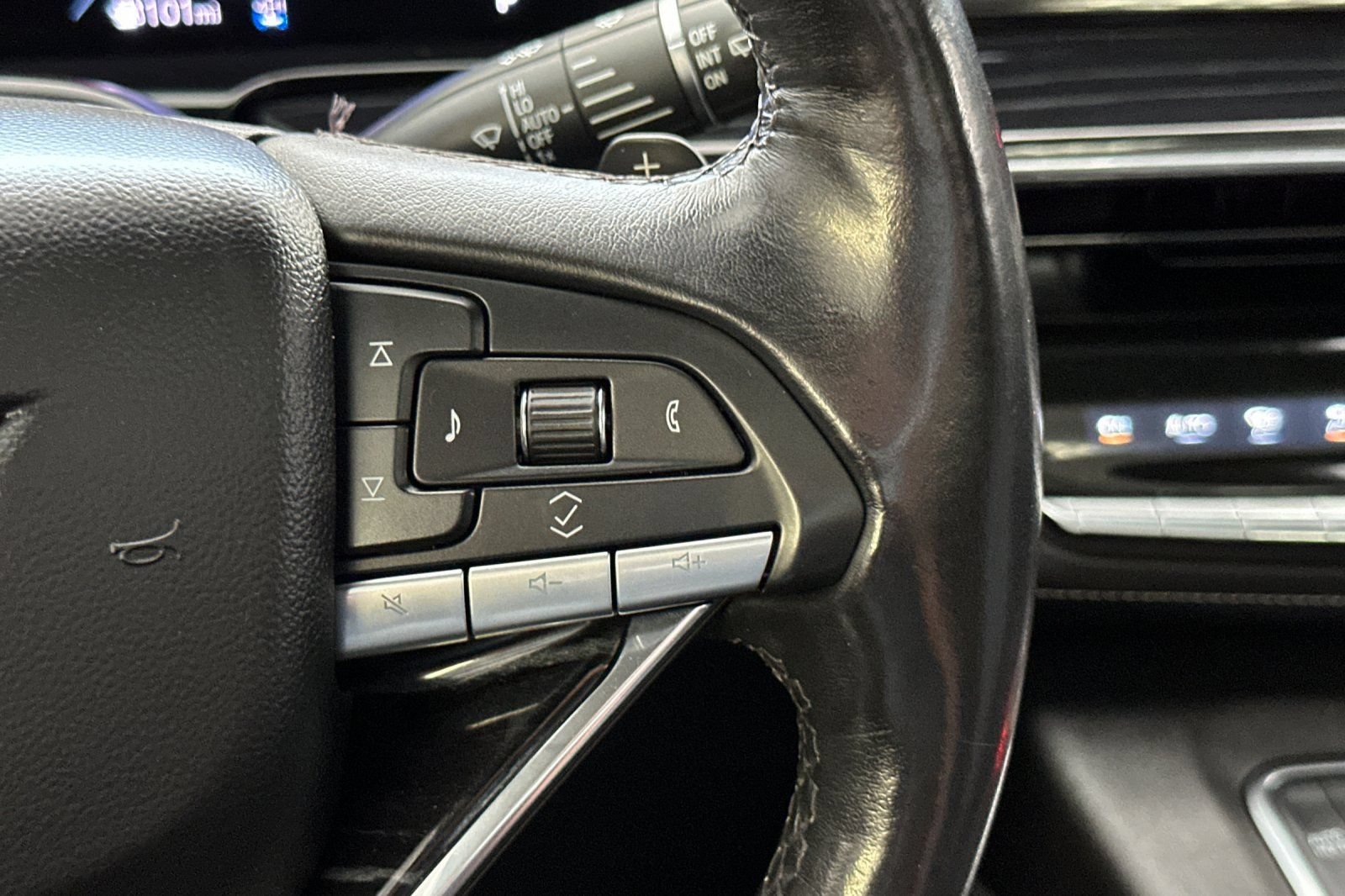 Used 2023 Cadillac Escalade Sport AWD/4WD image 32