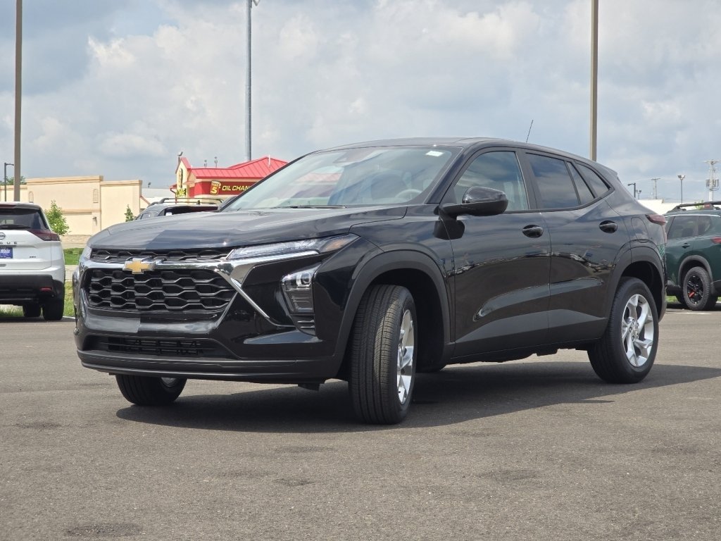 New 2026 Chevrolet Trax LS w/ LS Convenience Package FWD image 9