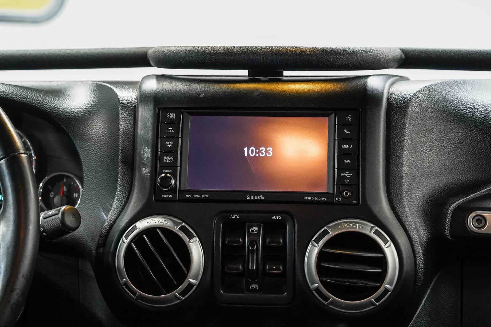 Used 2014 Jeep Wrangler Unlimited Sahara w/ Connectivity Group AWD/4WD image 14