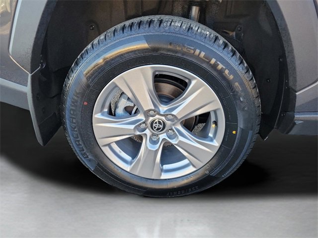 Used 2025 Toyota RAV4 XLE image 37