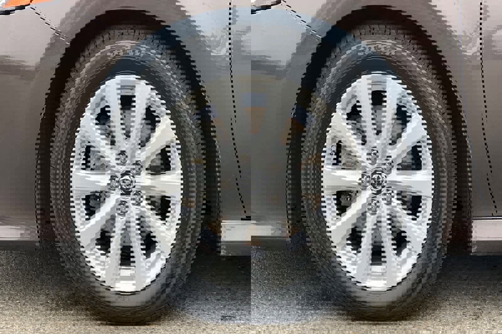 Certified 2018 Toyota Camry LE image 28