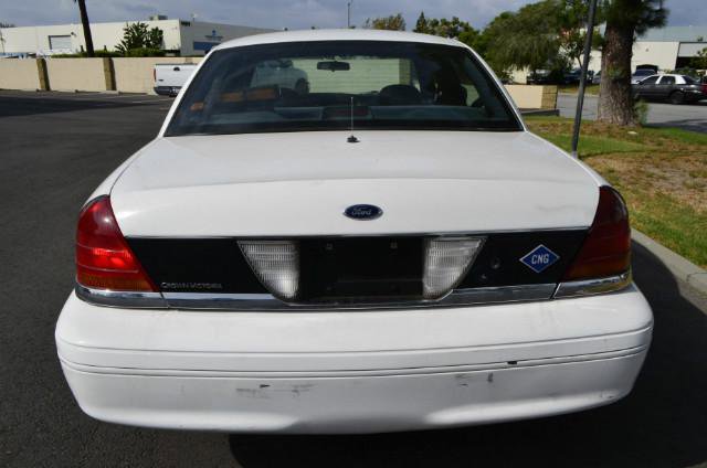 Used 1999 Ford Crown Victoria w/ CNG Package RWD image 4