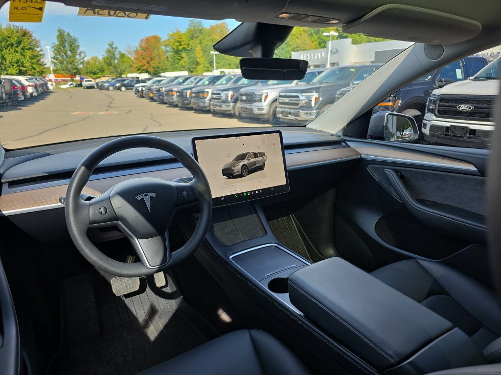 Used 2024 Tesla Model Y Long Range AWD/4WD image 17
