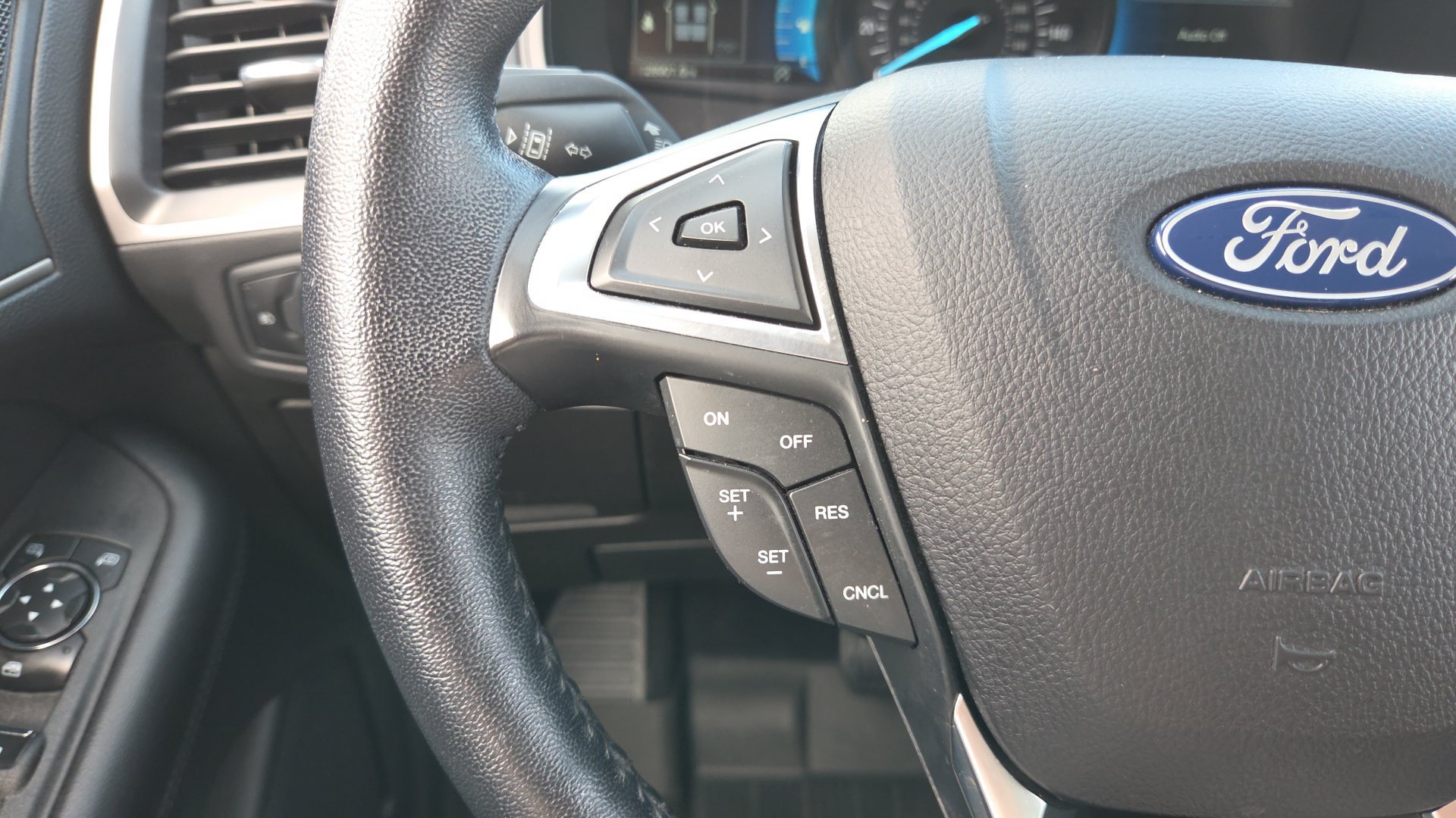 Used 2023 Ford Edge SEL w/ Convenience Package AWD/4WD image 10