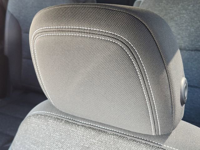 Used 2025 Chevrolet Traverse LT image 15