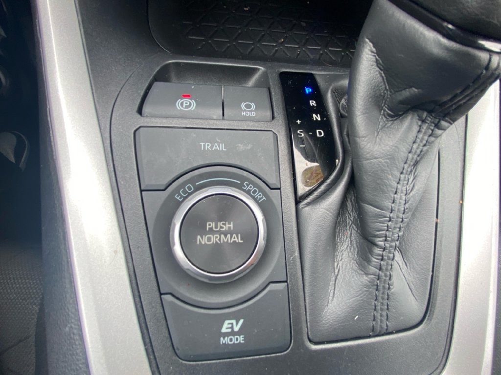 Used 2024 Toyota RAV4 XLE AWD/4WD image 21