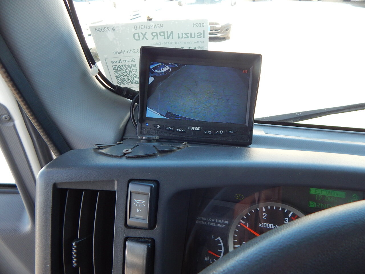 Used 2021 Isuzu NPR RWD image 25