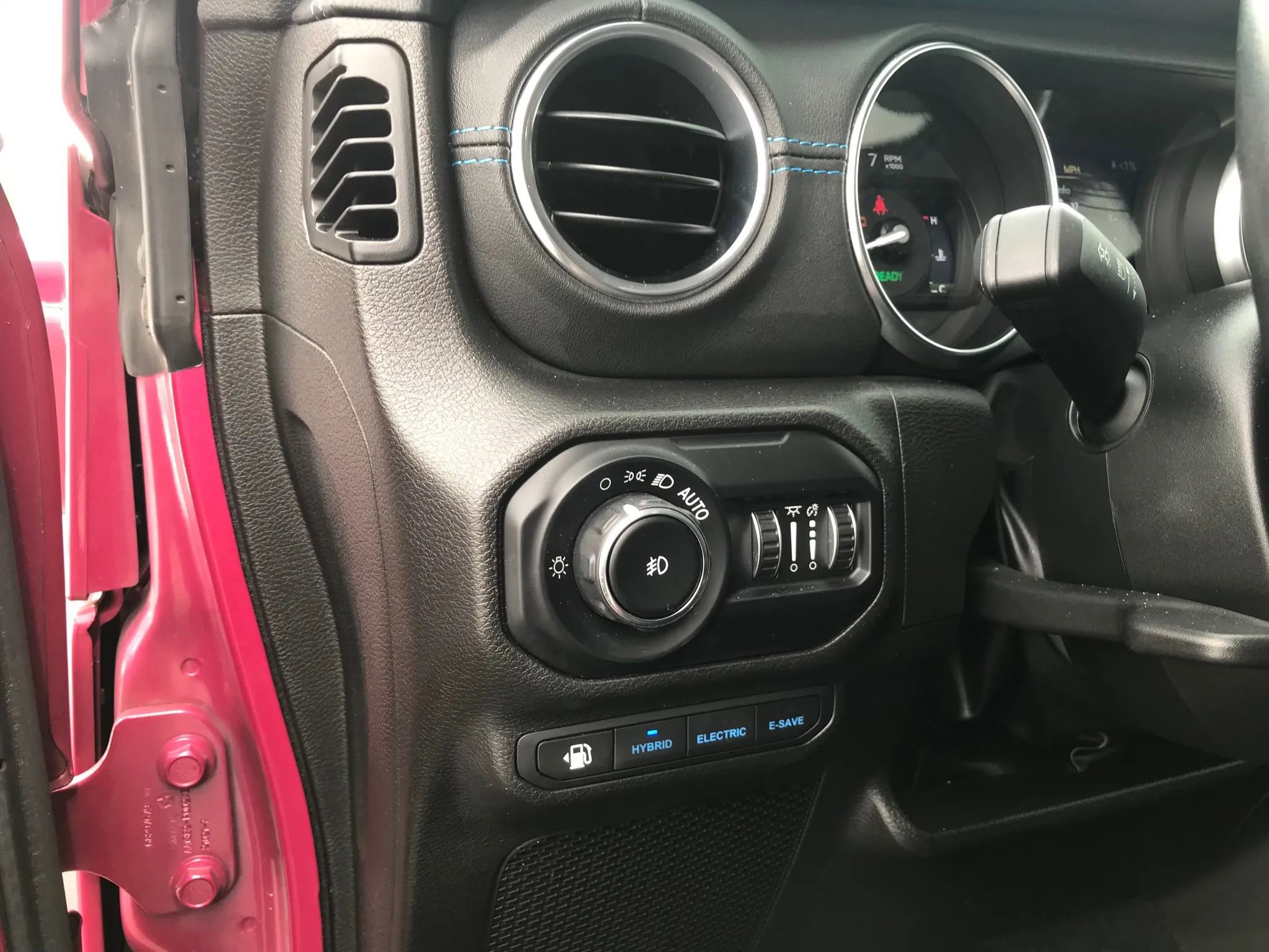 Used 2022 Jeep Wrangler Unlimited Rubicon 4xe w/ Cold Weather Group AWD/4WD image 12