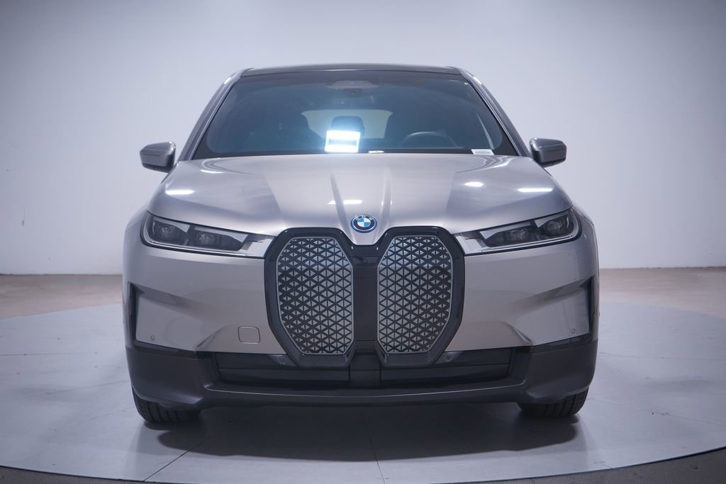 Used 2023 BMW iX xDrive50 w/ Premium Package image 4