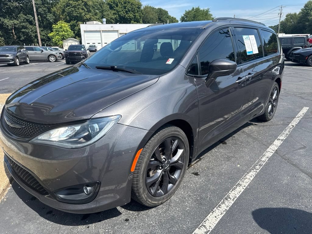 Used 2019 Chrysler Pacifica Touring-L Plus w/ Advanced Safetytec Group FWD image 4