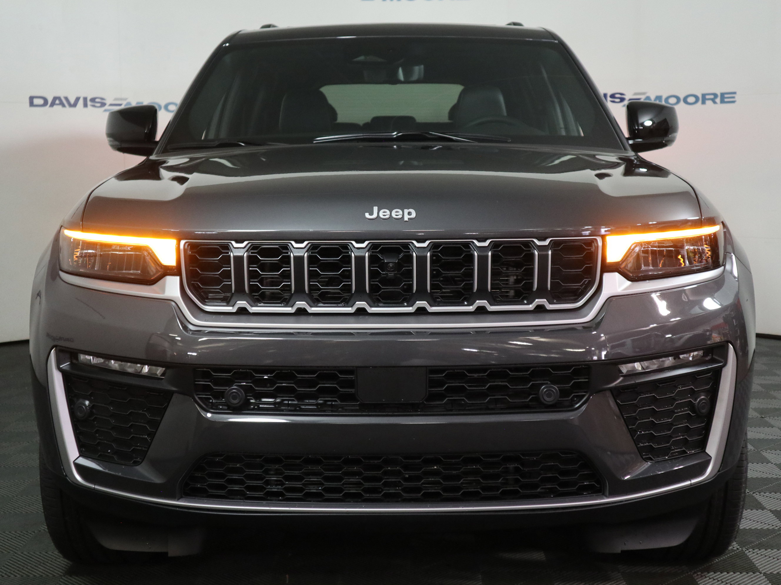 New 2026 Jeep Grand Cherokee Limited AWD/4WD image 12